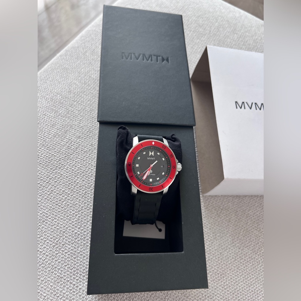 MVMT 
Men’s watch